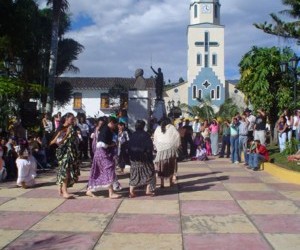 Danzas Típicas. Fuente: Uff.travel